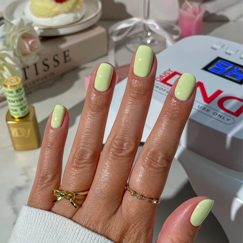 pistachio-lemondade-diva-106-2-DIVA-106-SWATCH_2.JPG